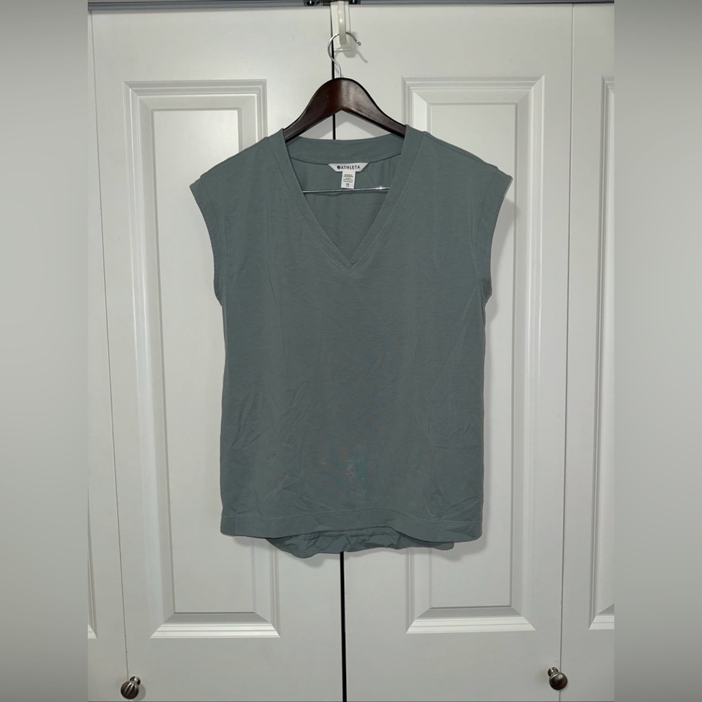 Athleta Mens Lightweight V Neck Muscle Shirts XS